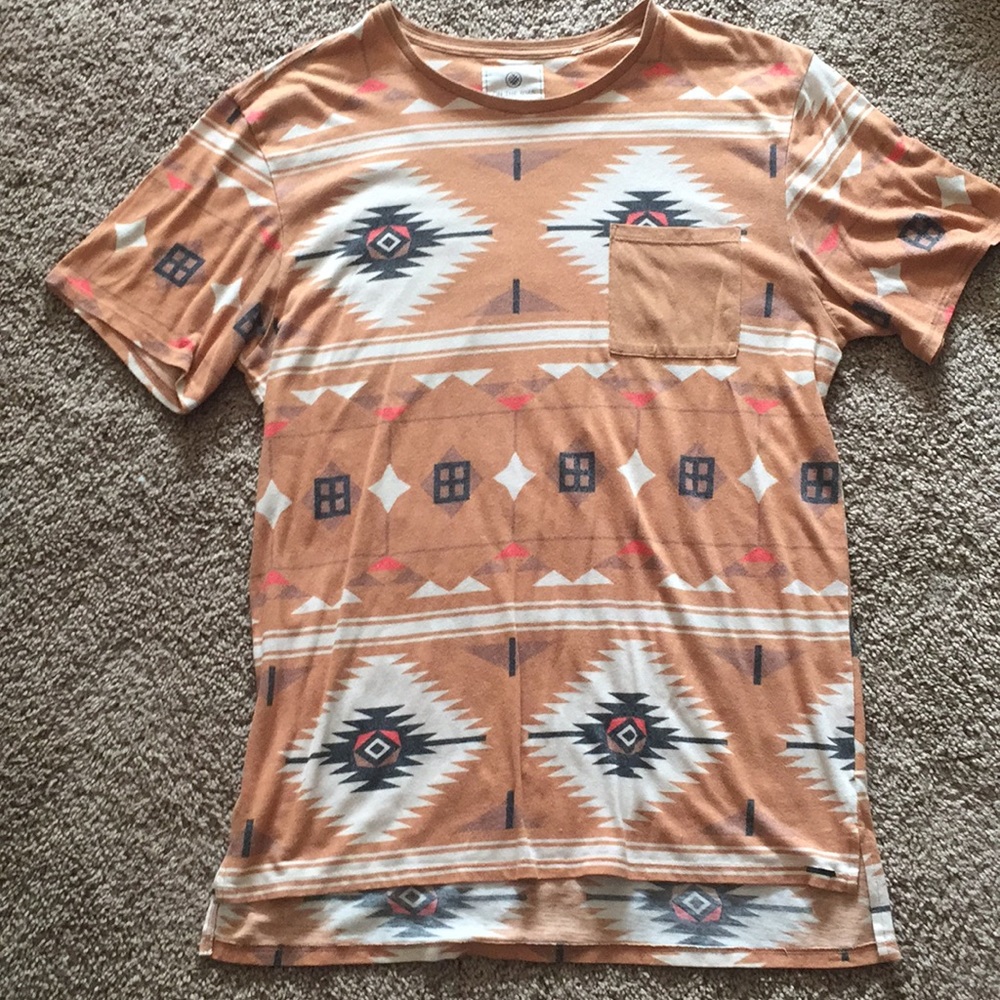 ON THE BYAS Tribal print t-shirt